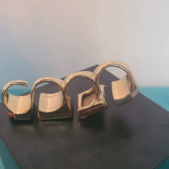 Nina Ricci 4 Finger Ring - Picture 6 of 14